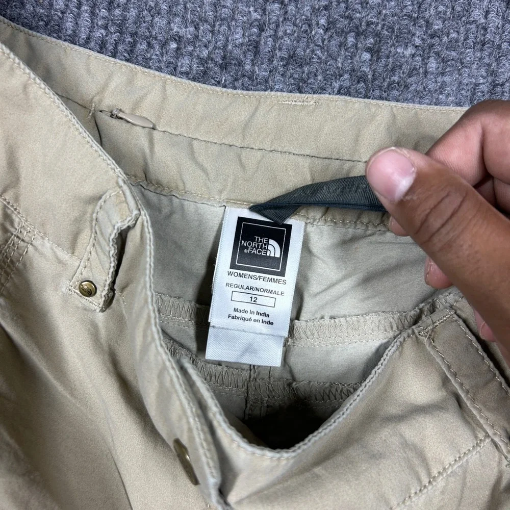 The North Face Shorts Womens 12 Tan Hiking Cargo Khaki Outdoor Casual